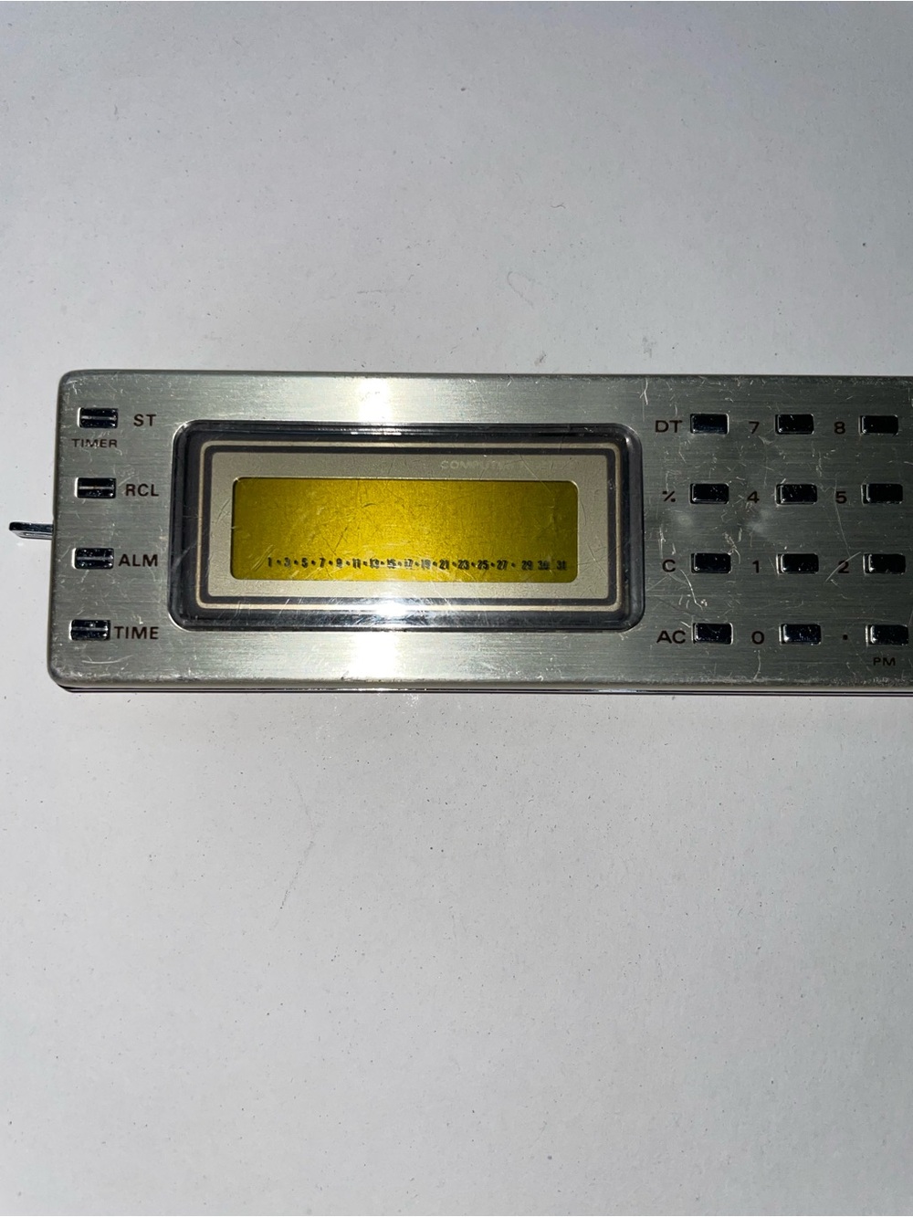 Computer accessory — calculator-like device - Picture 2 of 4